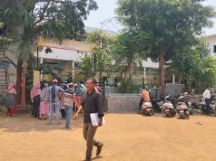 भर उन्हात शिष्यवृत्ती परीक्षा; विद्यार्थी व पालकांना मोठा फटका