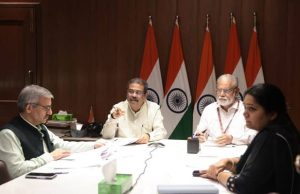 केंद्रीय शिक्षा मंत्री श्री धर्मेंद्र प्रधान और इसरो के पूर्व अध्यक्ष डॉ. के. राधाकृष्णन ने NEET-UG 2026 की पुनर्परीक्षा की तैयारियों की समीक्षा की।