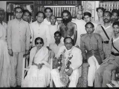 बाबासाहेबांच्या फोटो मागील उघडं शरीर असलेली व्यक्ती ही कोणी उपनिषदकार नसून सुदाम गंगावणे आहे